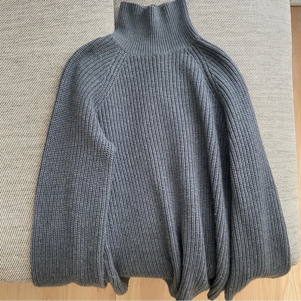 Aritzia Slate Grey 100% Merino Ribbed Turtleneck Sweater - Picture 8 of 14